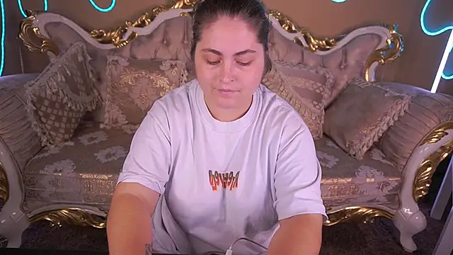 Snapshot of NanalyBeautyy chatting on 11-16-25, 06:40 NanalyBeautyy online show from 11-16-25, 06:40