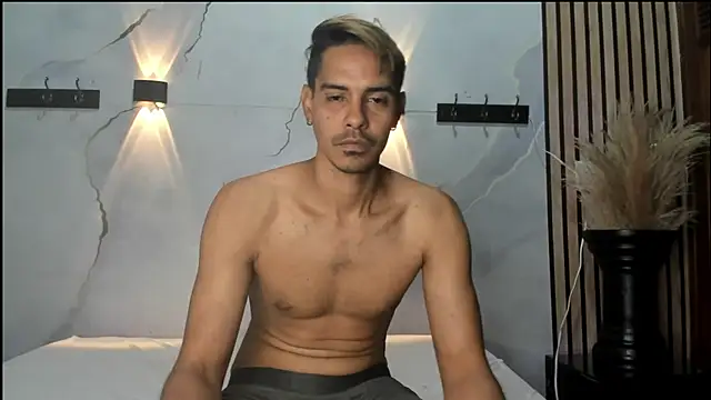 KiraFox1 online show from 04-15-26, 07:40