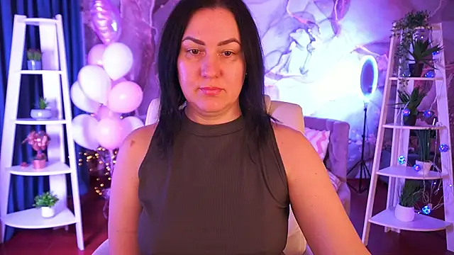 Snapshot of VelvetLuck chatting on 02-20-26, 01:57 VelvetLuck online show from 02-20-26, 01:57