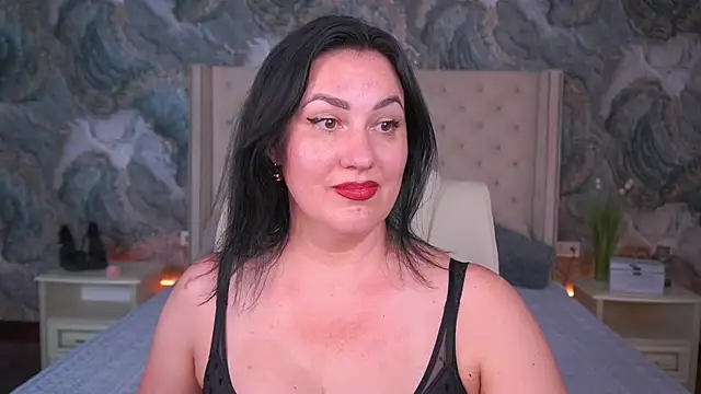 Snapshot of VelvetLuck chatting on 06-19-26, 01:11 VelvetLuck online show from 06-19-26, 01:11