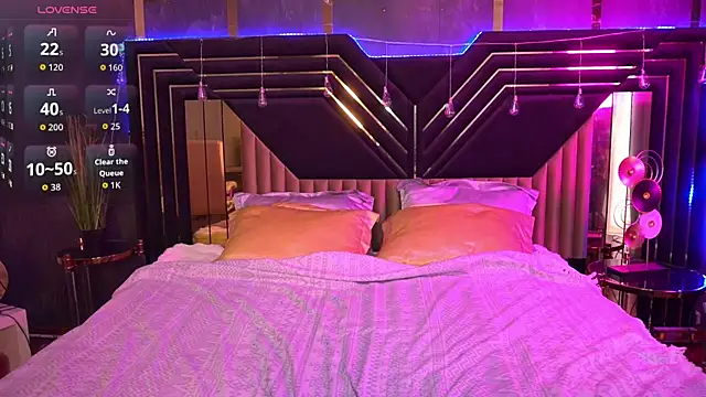 Snapshot of VelvetLuck chatting on 03-18-26, 07:00 VelvetLuck online show from 03-18-26, 07:00