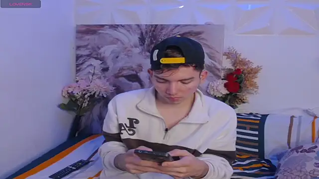 Oliver paris online show from 11-16-25, 04:39