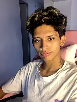 MassimoAlessandro online show from 01-05-26, 08:01