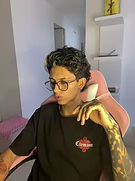 MassimoAlessandro online show from 01-06-26, 08:24