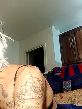 00Travsharongomez online show from 11-04-25, 01:09