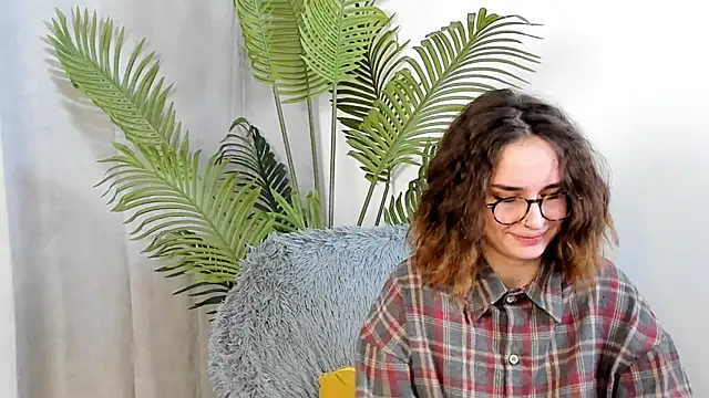 Snapshot of JeniseDancer chatting on 11-04-25, 03:05 JeniseDancer online show from 11-04-25, 03:05