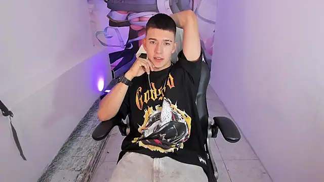 Aleck Boy online show from 12-04-25, 07:13