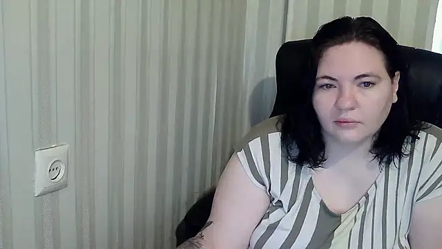 Snapshot of XLisaBlueXsS chatting on 11-04-25, 06:50 XLisaBlueXsS online show from 11-04-25, 06:50