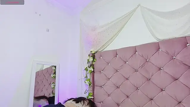 lauxury  online show from 11-13-25, 02:59