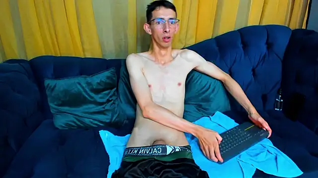 Snapshot of ZyroNight chatting on 11-04-25, 10:02 ZyroNight online show from 11-04-25, 10:02