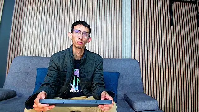 ZyroNight online show from 11-30-25, 01:06