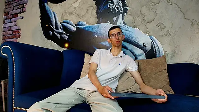 ZyroNight online show from 12-19-25, 03:47