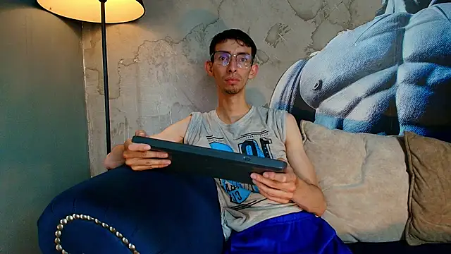 ZyroNight online show from 11-21-25, 04:50