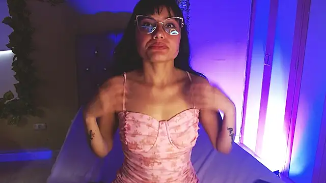 Snapshot of valkiry_ chatting on 11-04-25, 09:40 valkiry online show from 11-04-25, 09:40