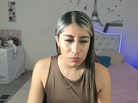 veronicamist95 online show from 11-07-25, 02:16