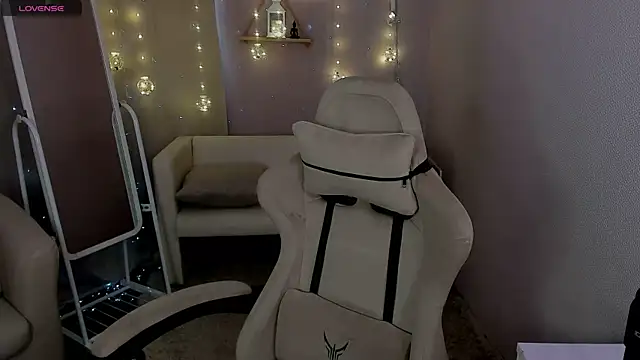 Snapshot of Hanako_Rey chatting on 02-25-26, 01:11 Hanako Rey online show from 02-25-26, 01:11