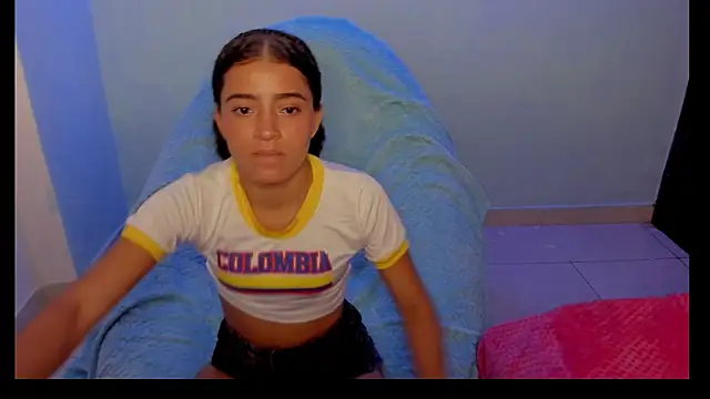 Snapshot of callmeocean chatting on 11-04-25, 01:48 callmeocean online show from 11-04-25, 01:48