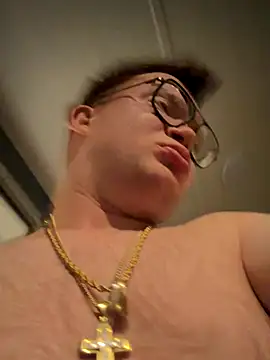 Snapshot of Mr-Red1997 chatting on 11-05-25, 01:09 Mr-Red1997 online show from 11-05-25, 01:09