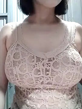 Snapshot of Niramiu chatting on 02-07-26, 02:41 Niramiu online show from 02-07-26, 02:41