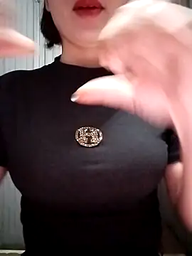 Niramiu online show from 11-16-25, 01:27