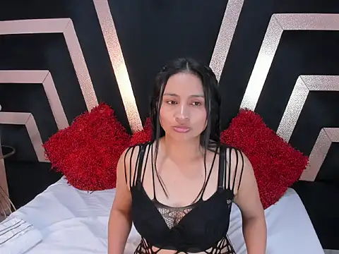 Snapshot of Laurie_Bell_ chatting on 11-04-25, 01:59 Laurie Bell online show from 11-04-25, 01:59