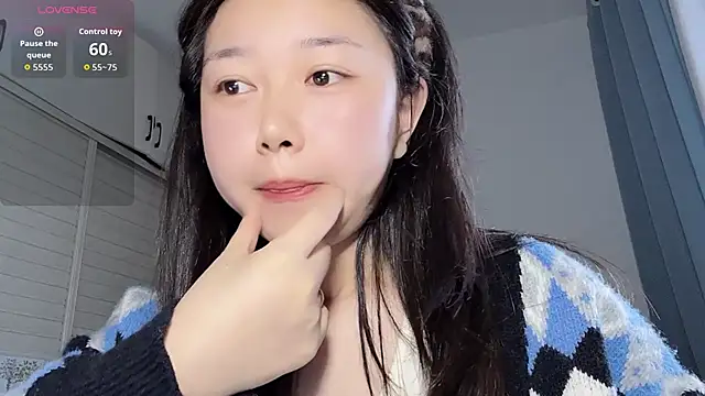 Snapshot of Xiaoji61 chatting on 11-10-25, 06:29 Xiaoji61 online show from 11-10-25, 06:29