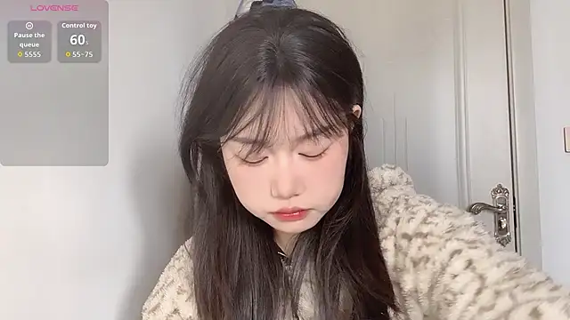 Xiaoji61 online show from 12-03-25, 06:14