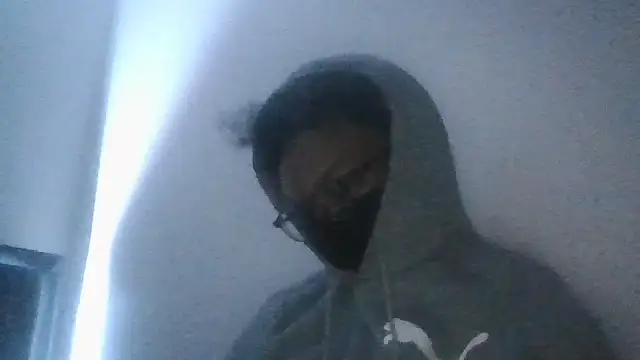 Snapshot of SpacedDozen chatting on 11-05-25, 06:16 SpacedDozen online show from 11-05-25, 06:16