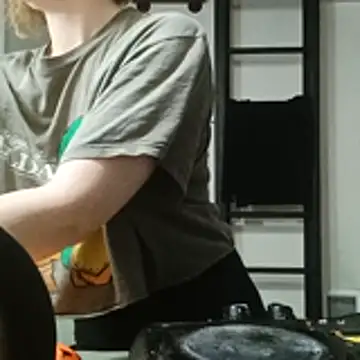 Snapshot of RinaLocke chatting on 11-06-25, 02:48 RinaLocke online show from 11-06-25, 02:48