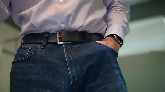 Snapshot of centerfieldshow chatting on 11-04-25, 09:29 centerfieldshow online show from 11-04-25, 09:29