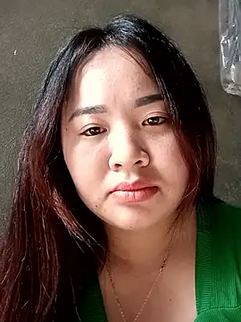 Bee-bgolden online show from 11-28-25, 02:56