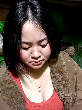 Bee-bgolden online show from 11-25-25, 03:12