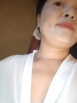 Snapshot of Panda-white chatting on 11-18-25, 01:21 Panda-white online show from 11-18-25, 01:21