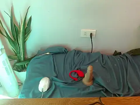 Lina-thingirl online show from 12-14-25, 08:09