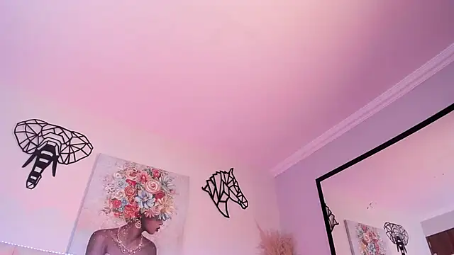 Isabella Crofts online show from 12-05-25, 03:05