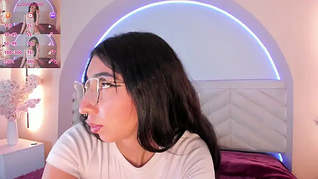 Isabella Crofts online show from 05-23-26, 03:05