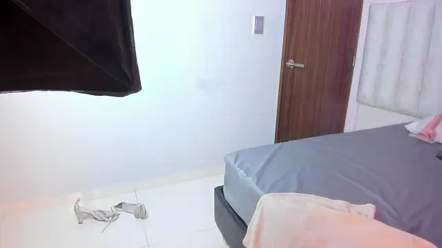 Snapshot of Isabella_Crofts chatting on 11-06-25, 02:59 Isabella Crofts online show from 11-06-25, 02:59