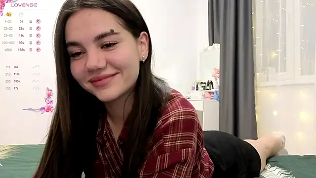 Snapshot of Priscillla_Cute chatting on 02-24-26, 08:42 Priscillla Cute online show from 02-24-26, 08:42