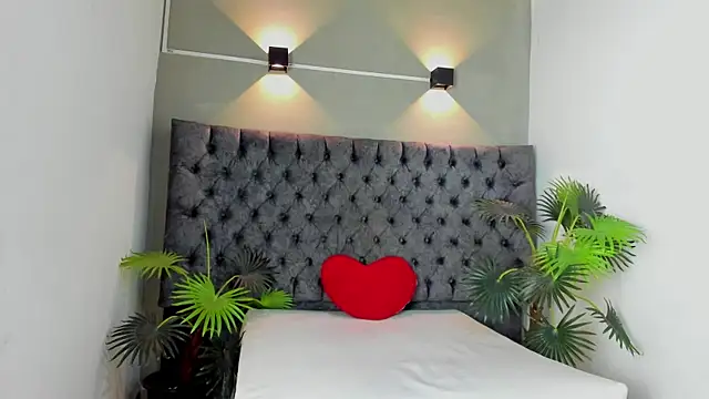 XAVI LEE online show from 11-06-25, 07:29