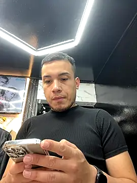 Snapshot of Daniel_Martinz chatting on 11-08-25, 05:49 Daniel Martinz online show from 11-08-25, 05:49