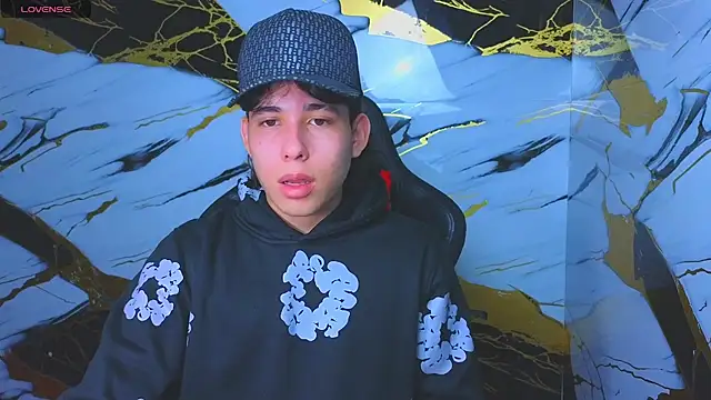 Suarezz10  online show from 11-07-25, 12:53