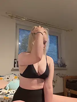 hotgoodgirll online show from 05-19-26, 01:07