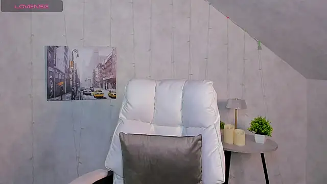 Ella Burns online show from 11-29-25, 01:39