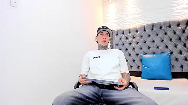 DANTE ARMSTRONG online show from 01-09-26, 03:46