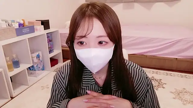 Snapshot of -aotan- chatting on 05-18-26, 01:05 -aotan- online show from 05-18-26, 01:05