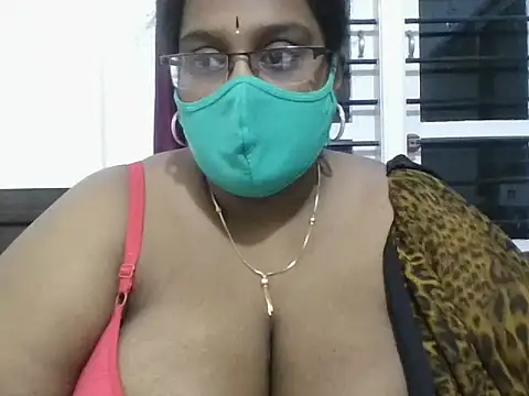 hootypriya online show from 12-22-25, 05:35