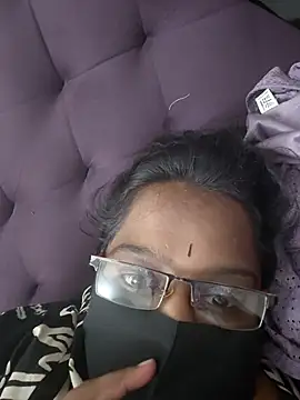 hootypriya online show from 06-12-26, 03:43