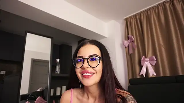 NaomyBlackBarbie online show from 11-14-25, 06:06