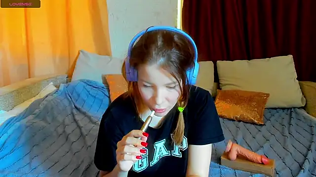 Eva purrr  online show from 04-10-26, 08:21