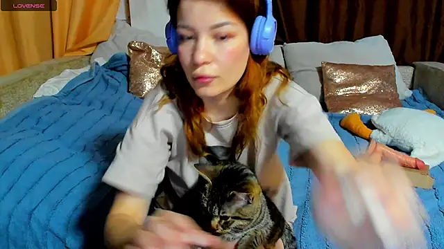 Eva purrr  online show from 04-04-26, 01:12